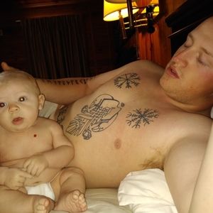 Meet your Posher, Trampas